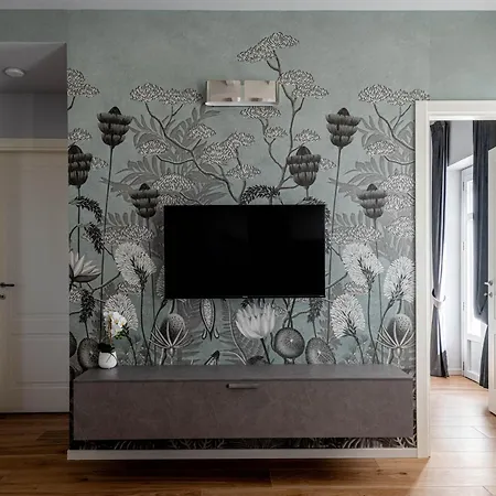 Lucrezia - Vista Langhe - *